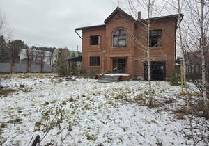 Дом 262м², 3-этажный, участок 10 сот.