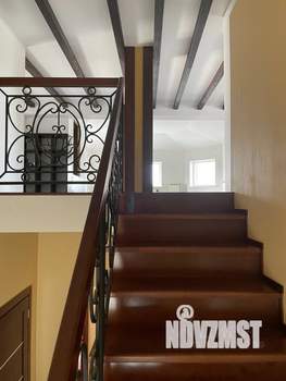 Коттедж 270м², 3-этажный, участок 7 сот.