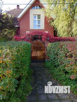 Коттедж 263м², 2-этажный, участок 9 сот.