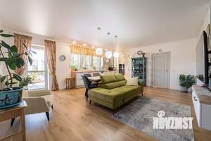 Дом 194м², 2-этажный, участок 7 сот.