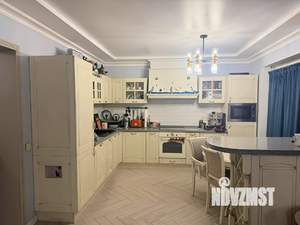 Таунхаус 240м², 3-этажный, участок 2 сот.