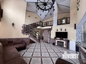 Коттедж 300м², 2-этажный, участок 10 сот.