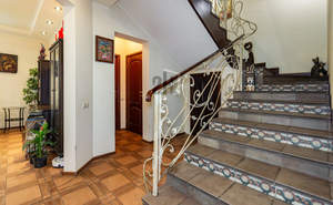 Дом 270м², 3-этажный, участок 4 сот.