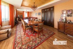 Коттедж 298м², 3-этажный, участок 9 сот.