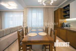 Таунхаус 240м², 3-этажный, участок 2 сот.