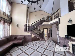 Коттедж 300м², 2-этажный, участок 10 сот.