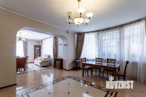 Коттедж 479м², 3-этажный, участок 15 сот.
