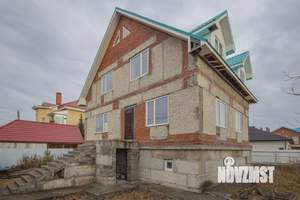 Дом 287м², 3-этажный, участок 8 сот.