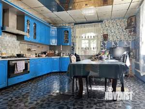 Дом 320м&sup2;, 2-этажный, на длительный срок, 