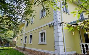 Дом 399м², 3-этажный, на длительный срок, 