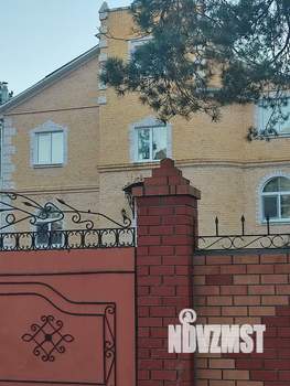 Дом 350м&sup2;, 3-этажный, посуточно, 