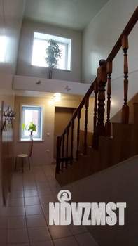 Дом 300м&sup2;, 3-этажный, посуточно, 