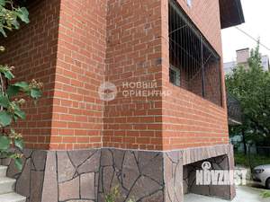 Коттедж 307м², 3-этажный, участок 8 сот.  