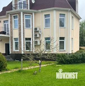 Коттедж 726м&sup2;, 3-этажный, участок 25 сот.  