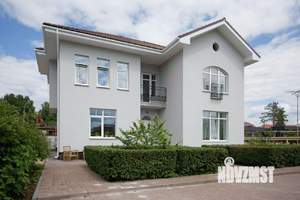 Дом 213м², 2-этажный, участок 10 сот.  