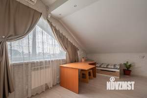 Коттедж 500м&sup2;, 3-этажный, участок 12 сот.  