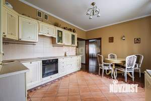 Коттедж 232м², 2-этажный, участок 10 сот.  