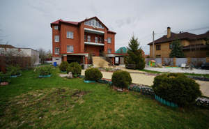 Дом 610м², 3-этажный, участок 10 сот.  