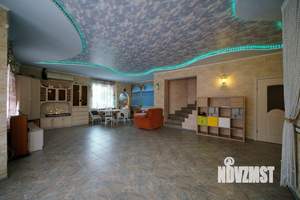 Коттедж 610м&sup2;, 3-этажный, участок 10 сот.  