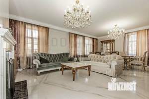 Коттедж 444м², 3-этажный, участок 15 сот.  
