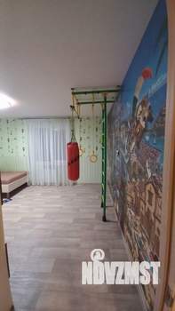 Дом 212м², 3-этажный, участок 8 сот.  