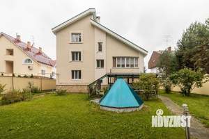 Коттедж 360м², 2-этажный, участок 14 сот.  