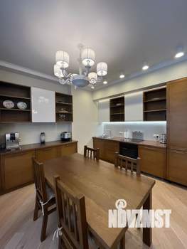 Таунхаус 240м², 3-этажный, участок 3 сот.  