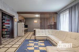 Дом 240м², 3-этажный, участок 12 сот.  