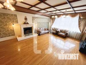 Дом 860м², 3-этажный, участок 14 сот.  