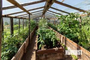 Коттедж 298м&sup2;, 3-этажный, участок 9 сот.  