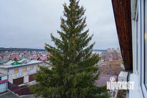 Коттедж 240м², 3-этажный, участок 10 сот.  