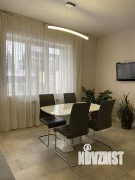 Коттедж 270м&sup2;, 2-этажный, участок 7 сот.  