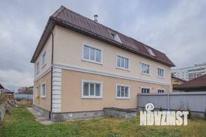 Таунхаус 230м&sup2;, 3-этажный, участок 4 сот.  