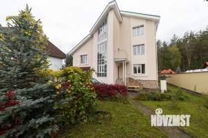 Коттедж 360м², 2-этажный, участок 14 сот.  