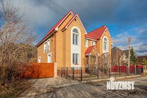 Коттедж 490м², 2-этажный, участок 10 сот.  