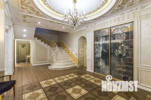 Дом 362м², 3-этажный, участок 10 сот.  