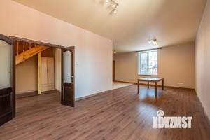 Коттедж 490м², 2-этажный, участок 10 сот.  
