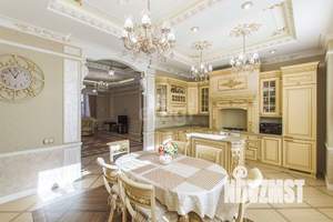 Дом 362м², 3-этажный, участок 10 сот.  