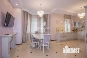 Коттедж 400м², 3-этажный, участок 17 сот.  