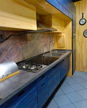 Дом 240м², 2-этажный, участок 8 сот.  