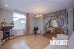 Коттедж 266м², 3-этажный, участок 6 сот.  