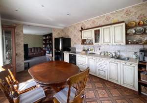 Дом 200м², 2-этажный, участок 4 сот.  