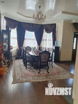 Коттедж 726м&sup2;, 3-этажный, участок 25 сот.  