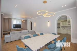 Дом 250м&sup2;, 2-этажный, участок 10 сот.  