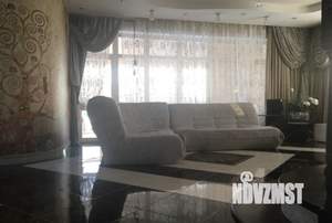 Дом 345м&sup2;, 3-этажный, участок 10 сот.  