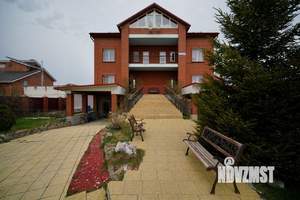 Коттедж 610м&sup2;, 3-этажный, участок 10 сот.  