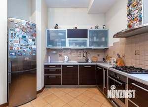 Дом 337м&sup2;, 2-этажный, участок 11 сот.  