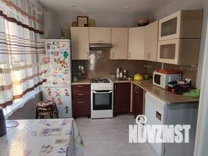 Дом 72м², 2-этажный, участок 9 сот.  