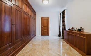 Дом 1200м², 3-этажный, участок 16 сот.  