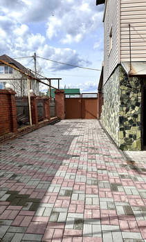 Дом 330м², 2-этажный, участок 15 сот.  